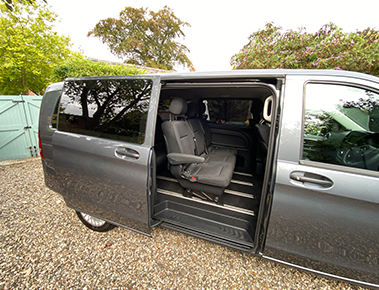 Alans Airport Cars Minibus Hire 1